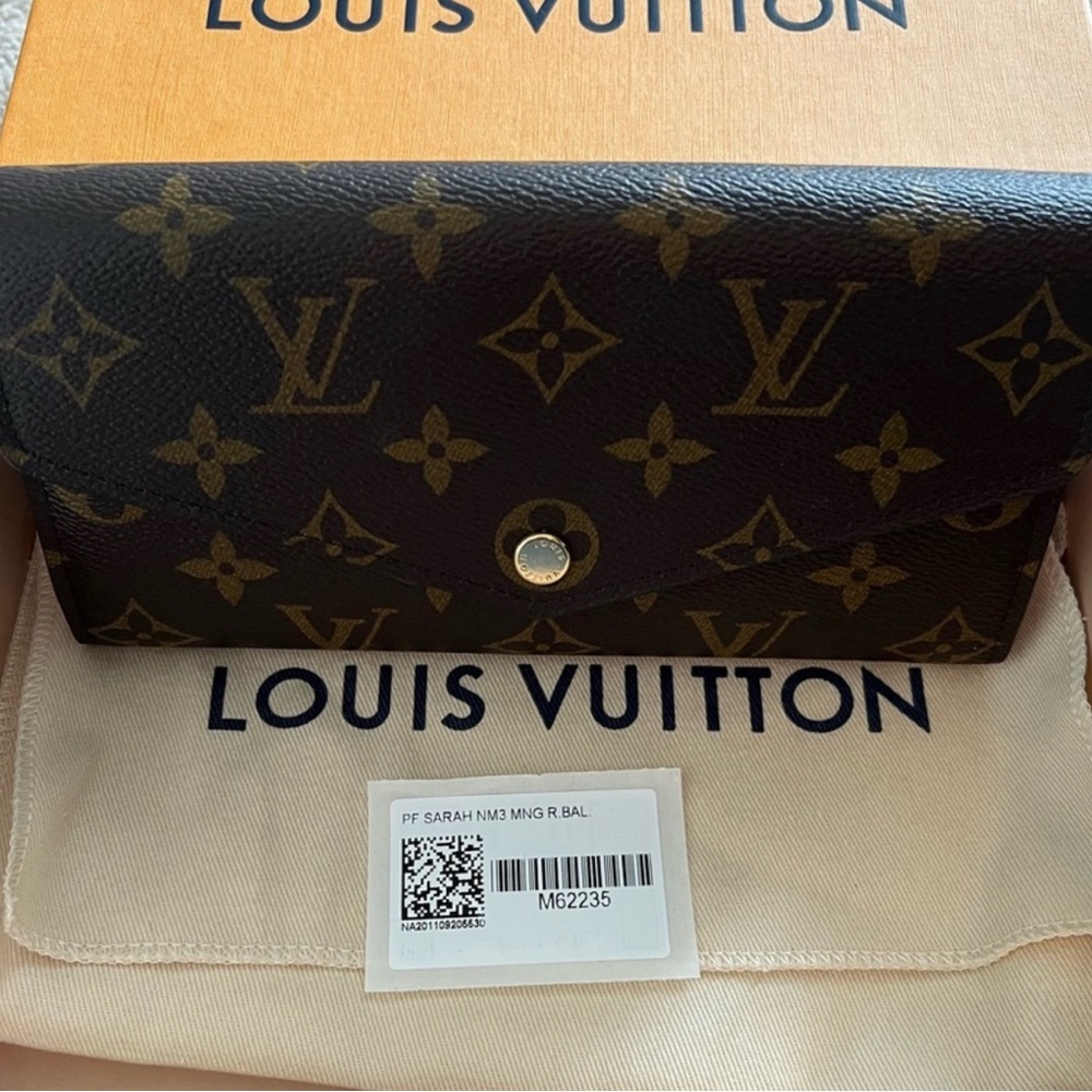 LOUIS VUITTON Sarah Wallet monogram - Picture 1 of 14